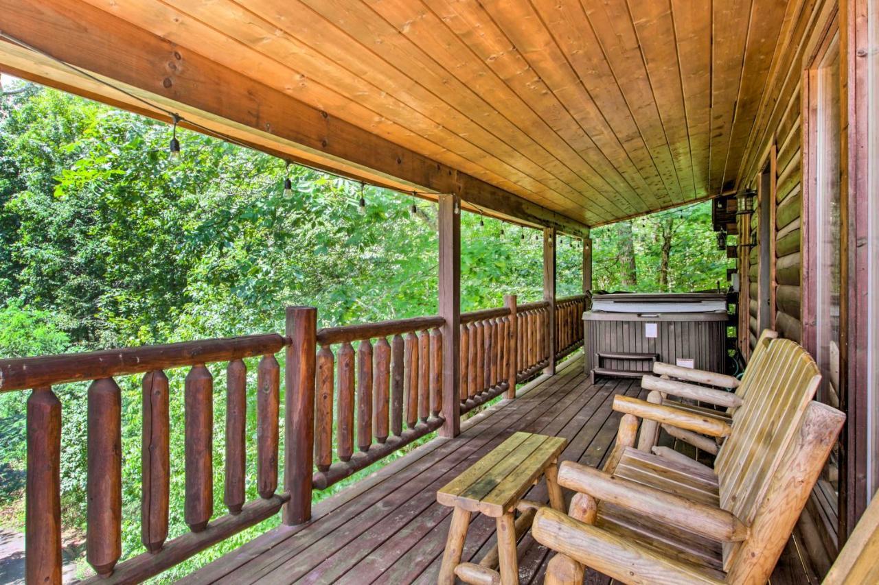Cabin With Hot Tub And Deck About 12 Mi To Pigeon Forge! Sevierville Exterior photo
