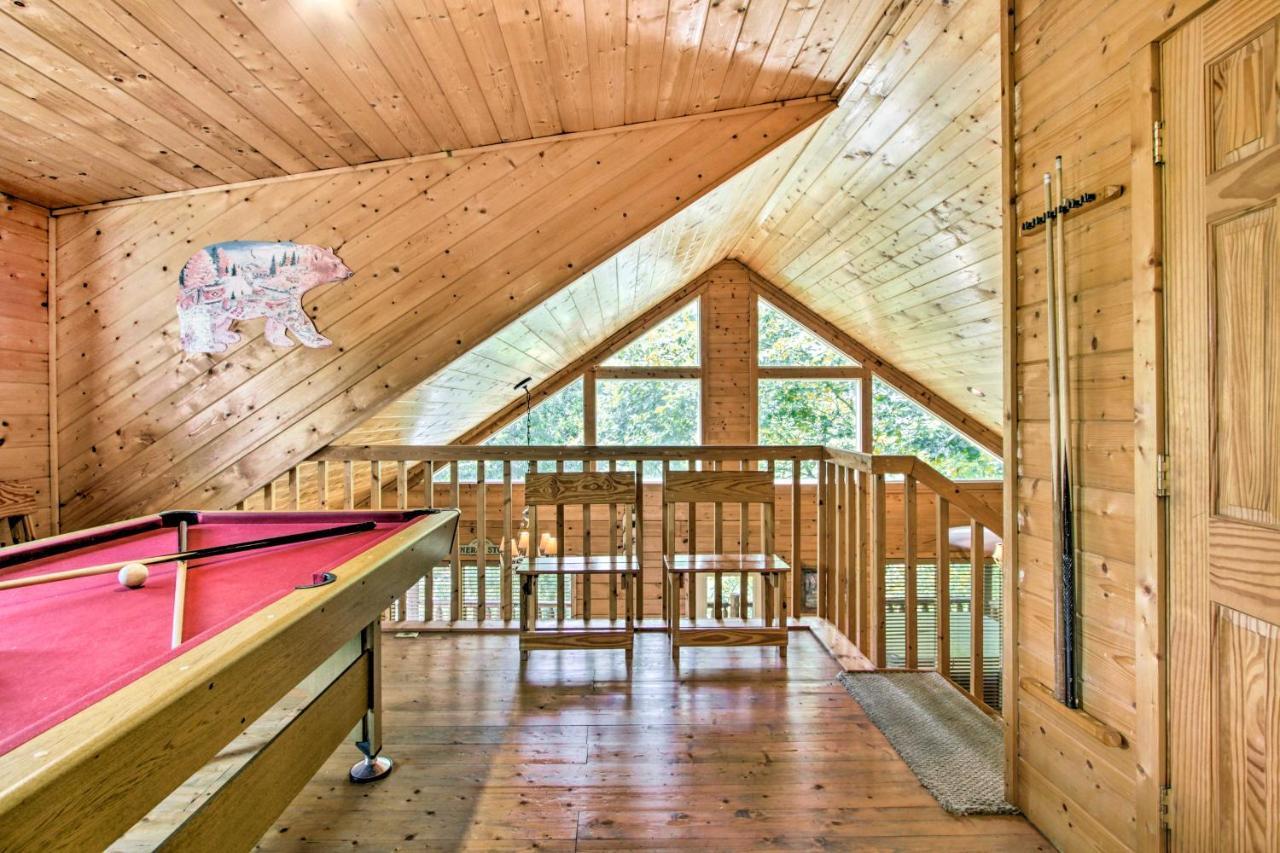 Cabin With Hot Tub And Deck About 12 Mi To Pigeon Forge! Sevierville Exterior photo